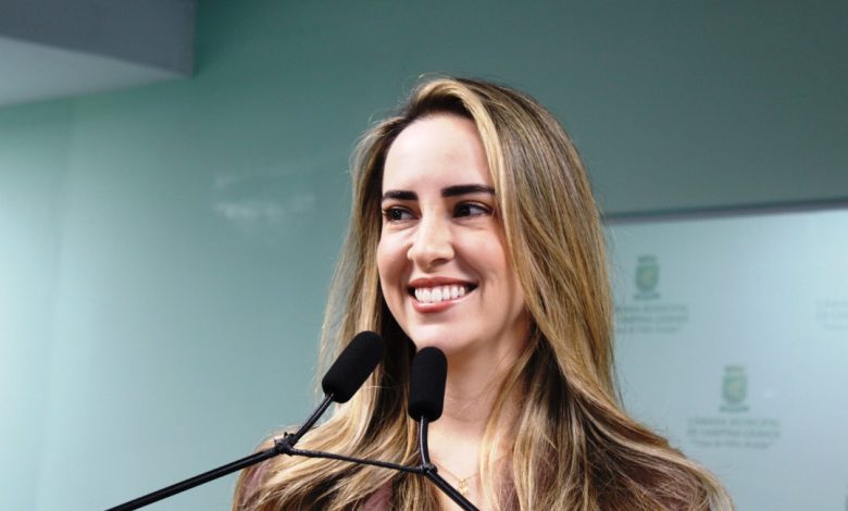 Câmara recebe Secretária de Desenvolvimento Econômico na Tribuna Livre Câmara recebe Secretária de Desenvolvimento Econômico na Tribuna Livre