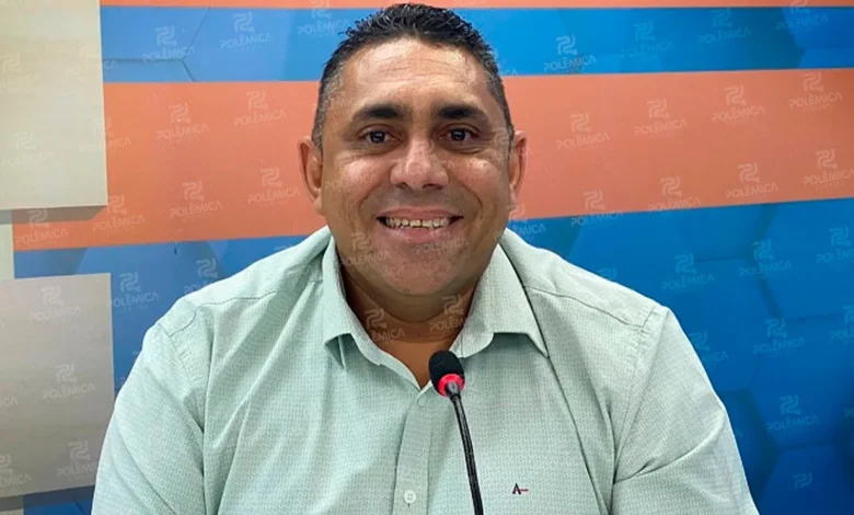 PRIVILÉGIO PONTUAL: Prefeito paraibano quer criar ‘supercargo’ para amigo, com salário igual ao do vice e o dobro dos secretários; saiba mais PRIVILÉGIO PONTUAL: Prefeito paraibano quer criar ‘supercargo’ para amigo, com salário igual ao do vice e o dobro dos secretários; saiba mais