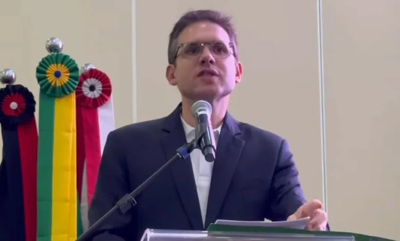 Indagado sobre candidatura ao Governo, Hugo Motta diz que decisão será guiada pelo “sentimento do povo paraibano” Indagado sobre candidatura ao Governo, Hugo Motta diz que decisão será guiada pelo “sentimento do povo paraibano”
