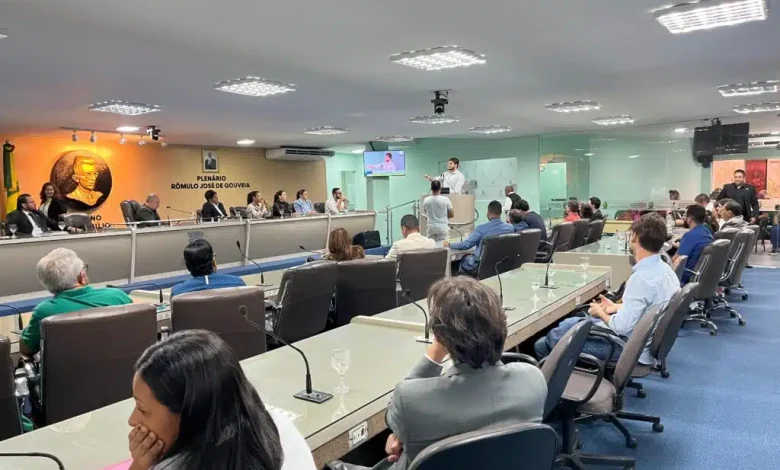 Avenida que vai ser duplicada pela PMCG chegou a registrar 13 mil veículos em um dia Avenida que vai ser duplicada pela PMCG chegou a registrar 13 mil veículos em um dia