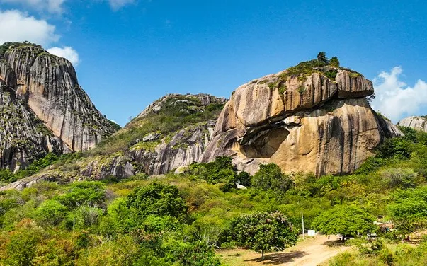 Em Araruna pêndulo da Pedra da Boca é suspenso temporariamente pela Sudema Em Araruna pêndulo da Pedra da Boca é suspenso temporariamente pela Sudema
