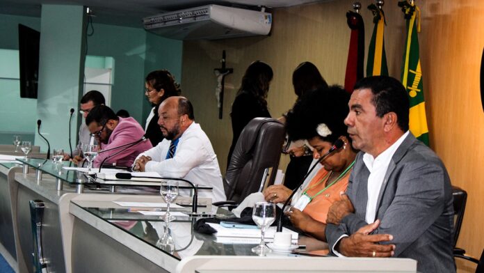 Vereadores repercutem anúncio de revitalização da linha férrea em Campina Grande Vereadores repercutem anúncio de revitalização da linha férrea em Campina Grande