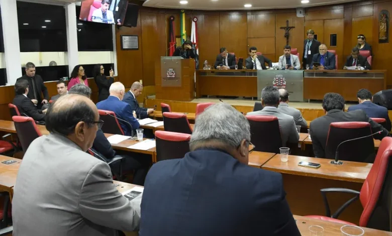 Deputados estaduais e vereadores de João Pessoa terão quase 50 dias de ‘férias juninas’ Deputados estaduais e vereadores de João Pessoa terão quase 50 dias de ‘férias juninas’