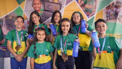 Alunos da rede municipal são destaque em olimpíada internacional e recebem homenagem no Legislativo