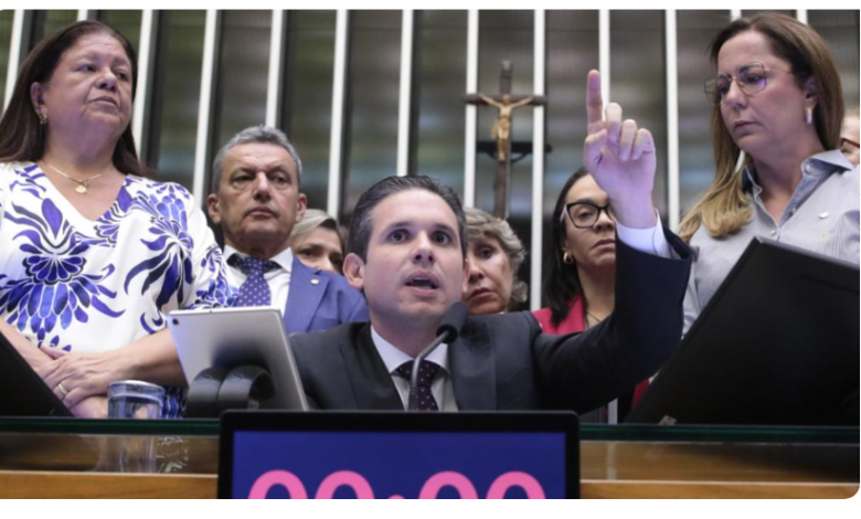 Paraíba pode perder cadeiras na Câmara e Assembleia, e Hugo Motta tenta reverter veto de Lula Paraíba pode perder cadeiras na Câmara e Assembleia, e Hugo Motta tenta reverter veto de Lula