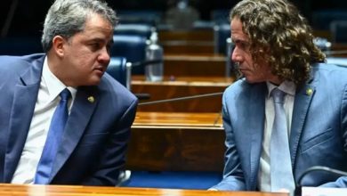 UNIDOS EM 2024… Efraim e Veneziano trocam farpas e ensaiam afastamento para as eleições do próximo ano