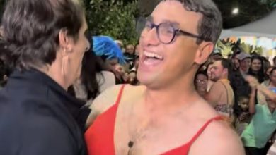 Deputado paraibano Chió se fantasia de mulher em festa e repercute nas redes