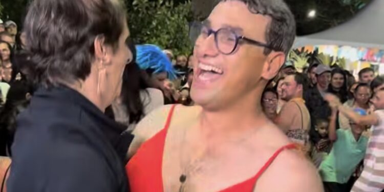 Deputado paraibano Chió se fantasia de mulher em festa e repercute nas redes Deputado paraibano Chió se fantasia de mulher em festa e repercute nas redes