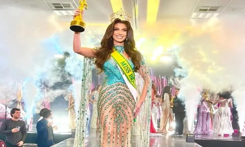 A Florestense Kaliana Diniz foi coroada Miss Grand Brasil 2025 na noite deste domingo (6) A Florestense Kaliana Diniz foi coroada Miss Grand Brasil 2025 na noite deste domingo (6)
