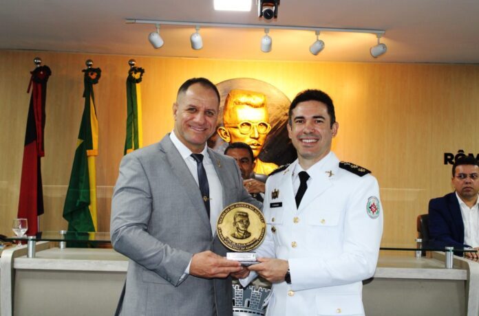 Câmara concede Medalha de Honra ao Mérito Municipal ao Tenente-Coronel Ralisson Andrade