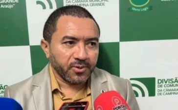 Alexandre anuncia voto em Efraim e espera que grupo em CG siga esse caminho