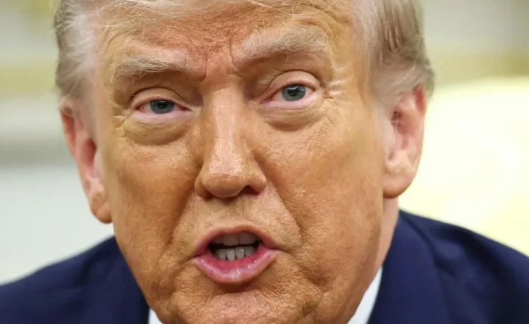 Trump anuncia tarifa de 100% sobre importações de produtos farmacêuticos